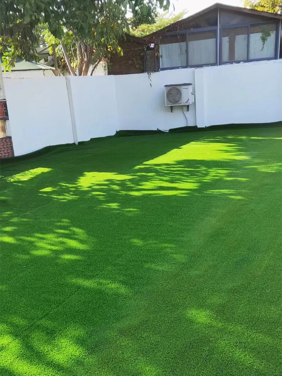 Outdoor simulation artificial green lawn football field faux lawn house roof artificial plastic turf carpet