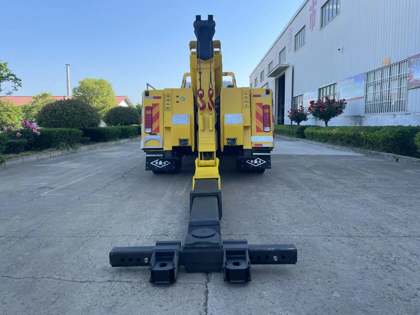 Multi functional Foton 8 ton flatbed wrecker rollback tow truck recovery vehicle breakdown truck rescue vehicle with 10ton crane
