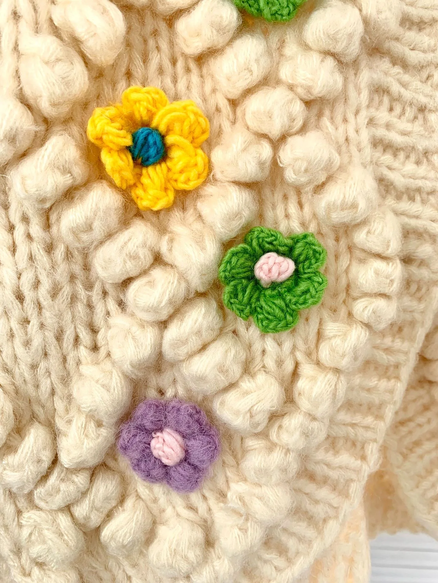 Custom Wholesale Knitwear Popular Fashion Hollow Out Knitted Men Knitted Flowers Vintage Sweaters Cardigans