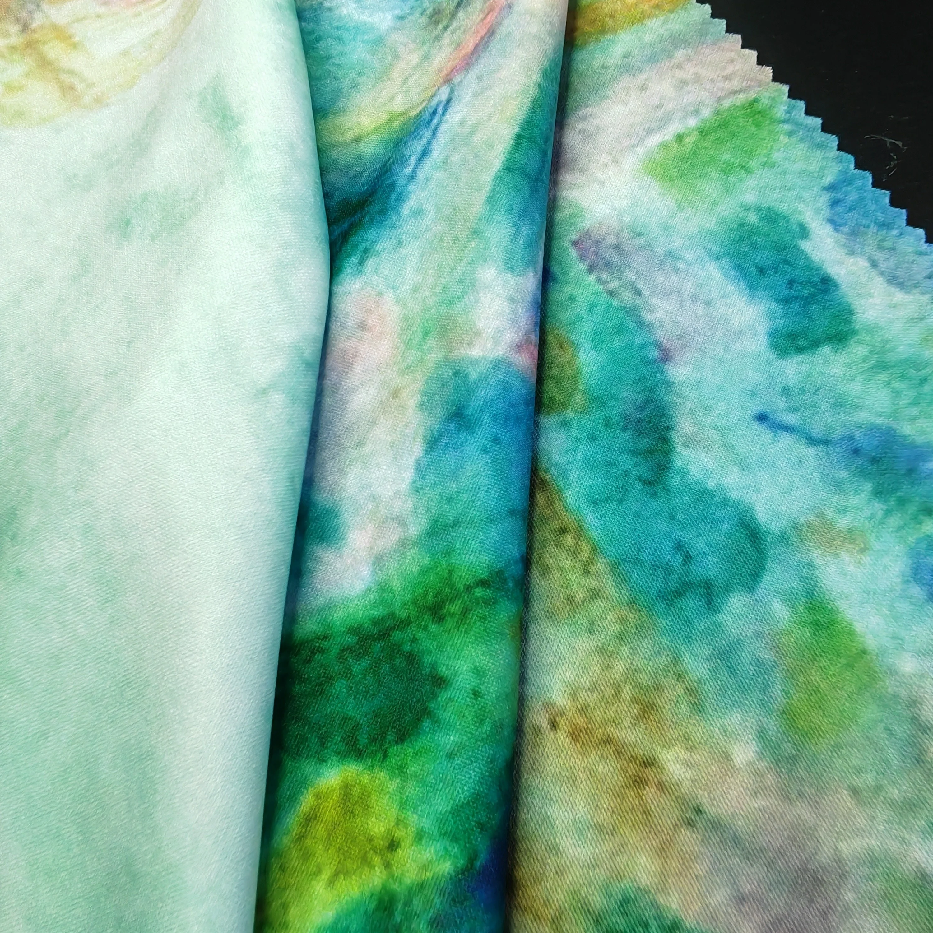 High Quality 100% Polyester Knitted Sweatshirt Fabric Simulated Floral Printed Ripstop Style Breathable Outdoor Underwear Use