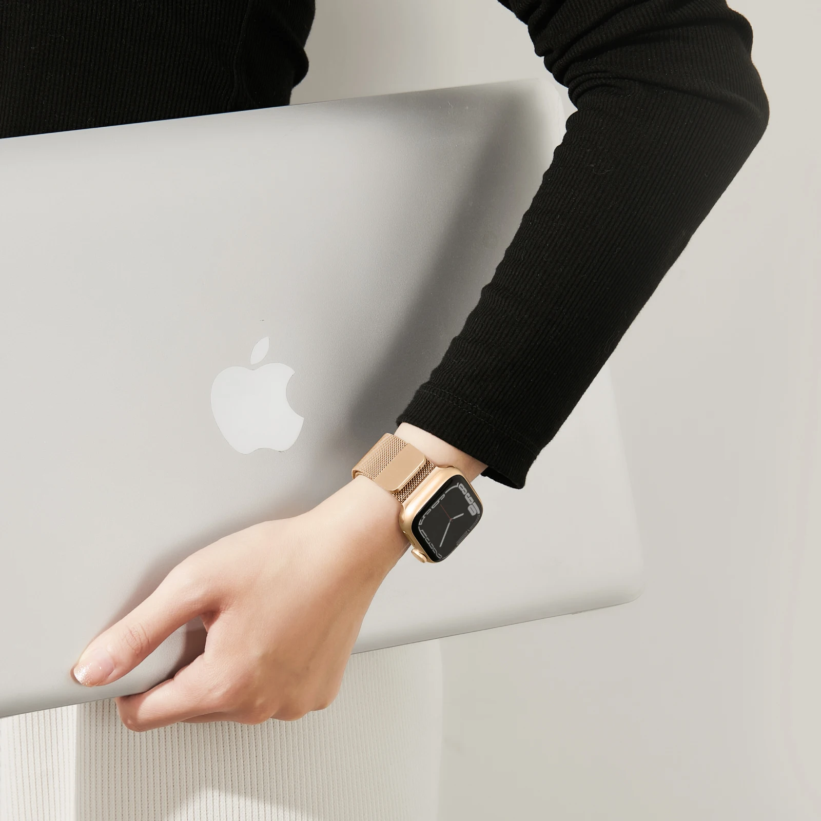 A-M004 Improved Two-Segmental Milanese Magnetic Band Wrist Band Watch Series 8 7 6 Strap Watch Band for Apple