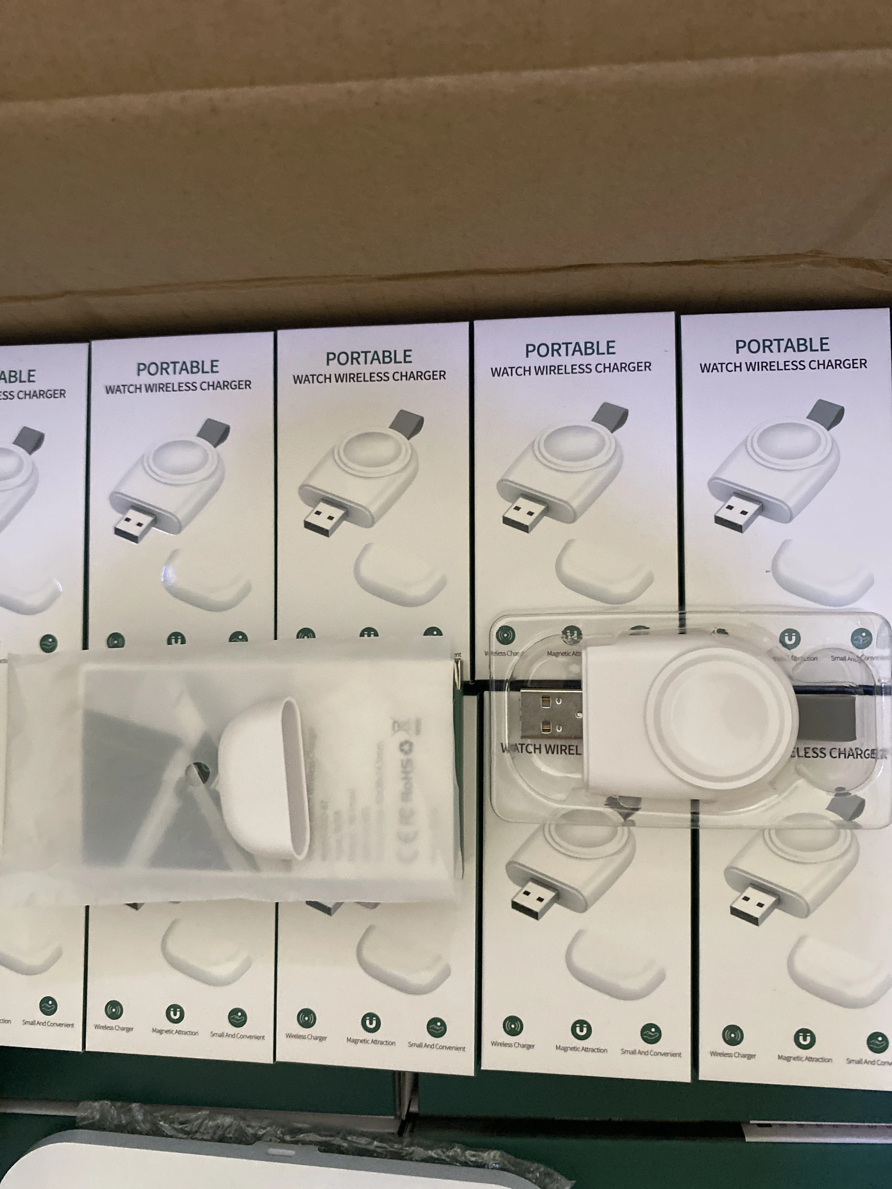 Hot Sell 3 in 1 LED Nightlight Wireless Charging Station DOCK 15W Phone Fast Charger for iWatch AirPods Wireless Charging Lamp