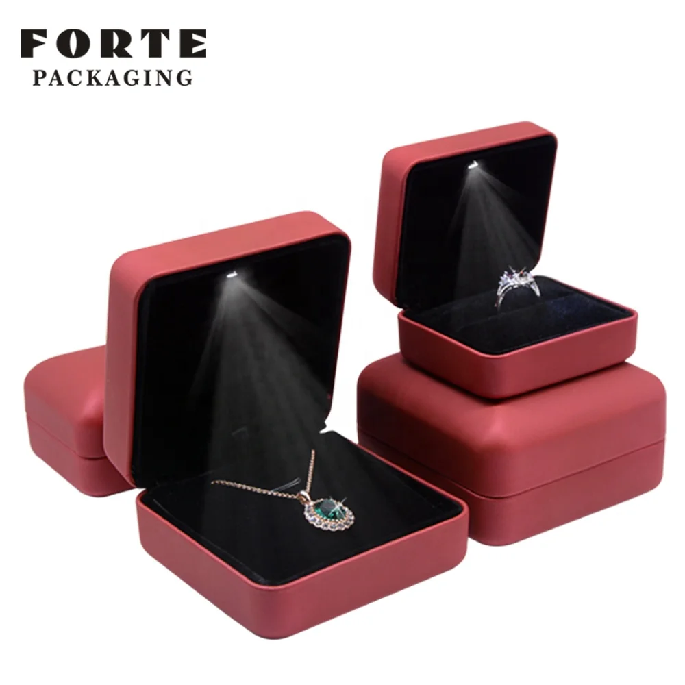 FORTE coffret bijoux black high end leather engagement custom made jewelry boxes jeweler ring box with  LED