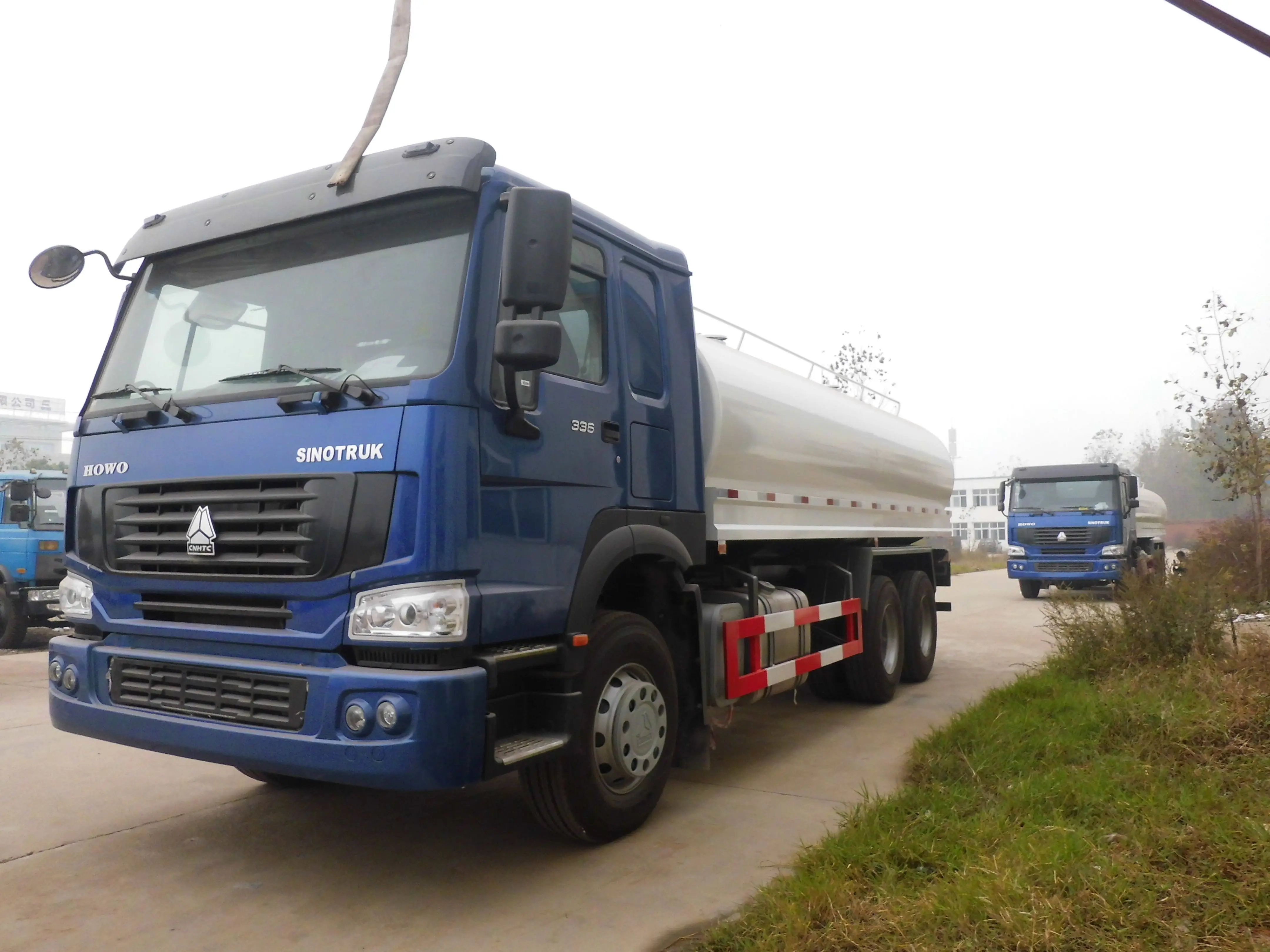 Грузовик для бензовоза Sinotruck howo 20000 литров 20 тонн бензовоз с диспенсером транспортный грузовик