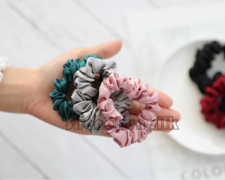 
22MM Women Fashion Silk Scrunchies for Hair Elastic Hair Bands Hair Ties Ponytail Holder 