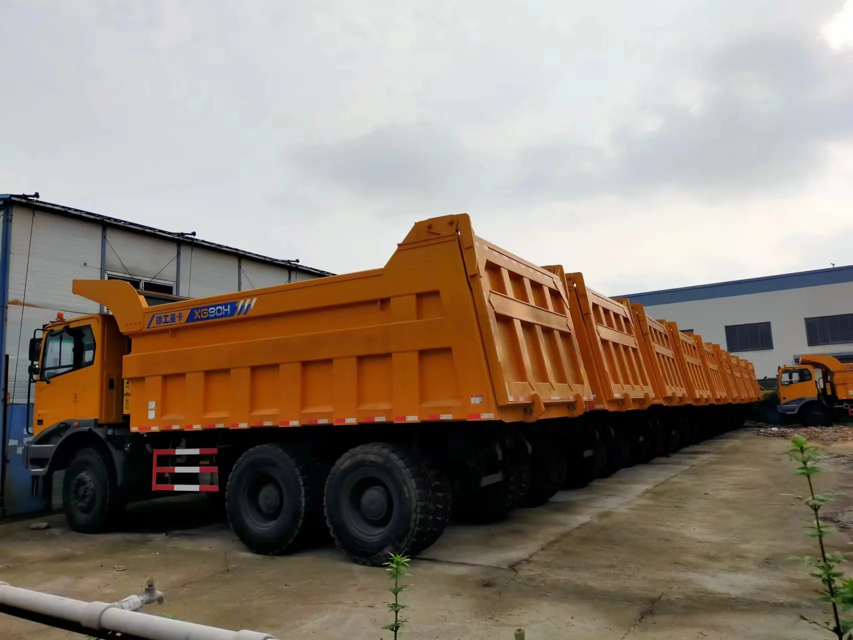 Factory Price RHD 90 Ton Mining Dump Truck for Sale