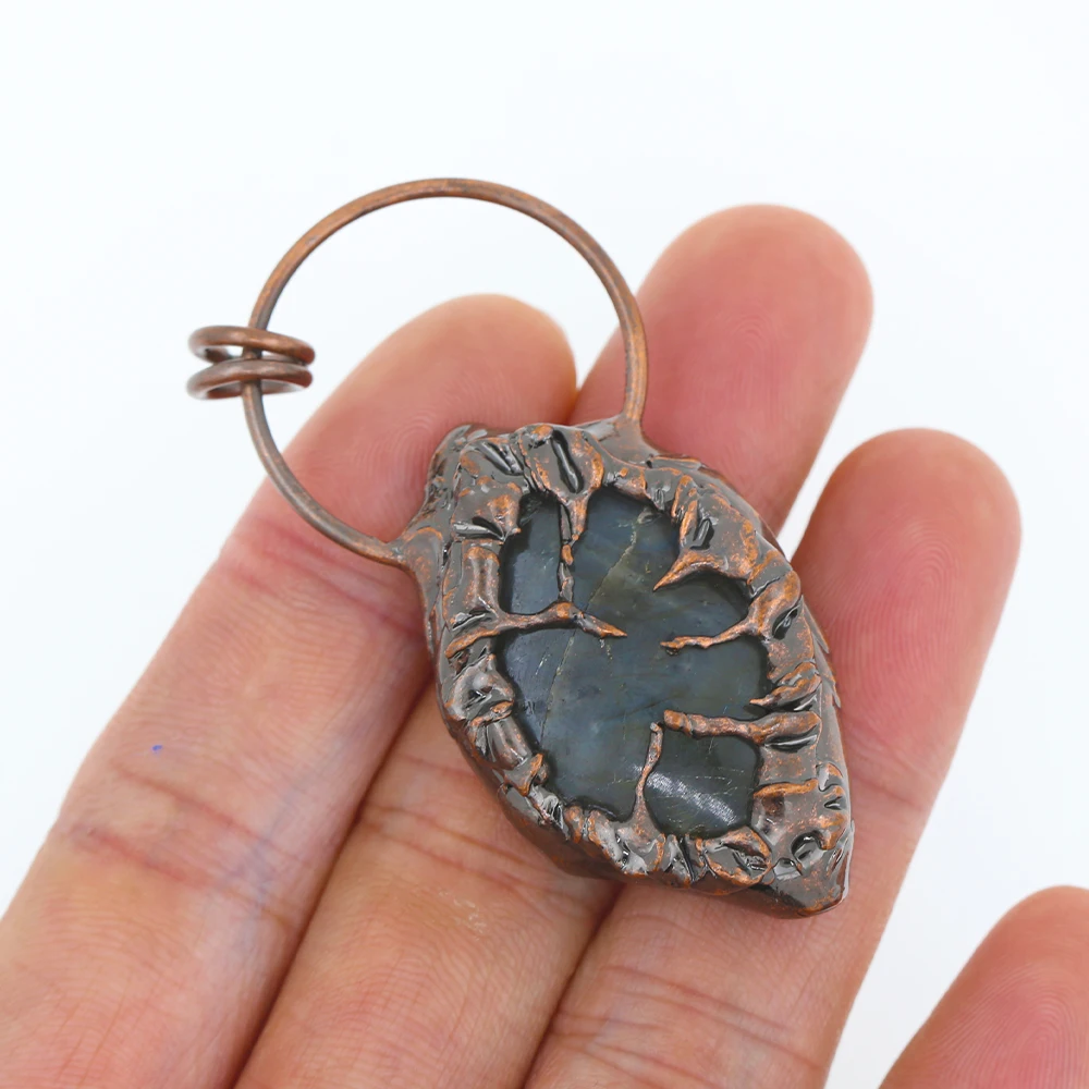 Natural Raw Quartz Antique Brass Black Stone Pendant for Jewelry