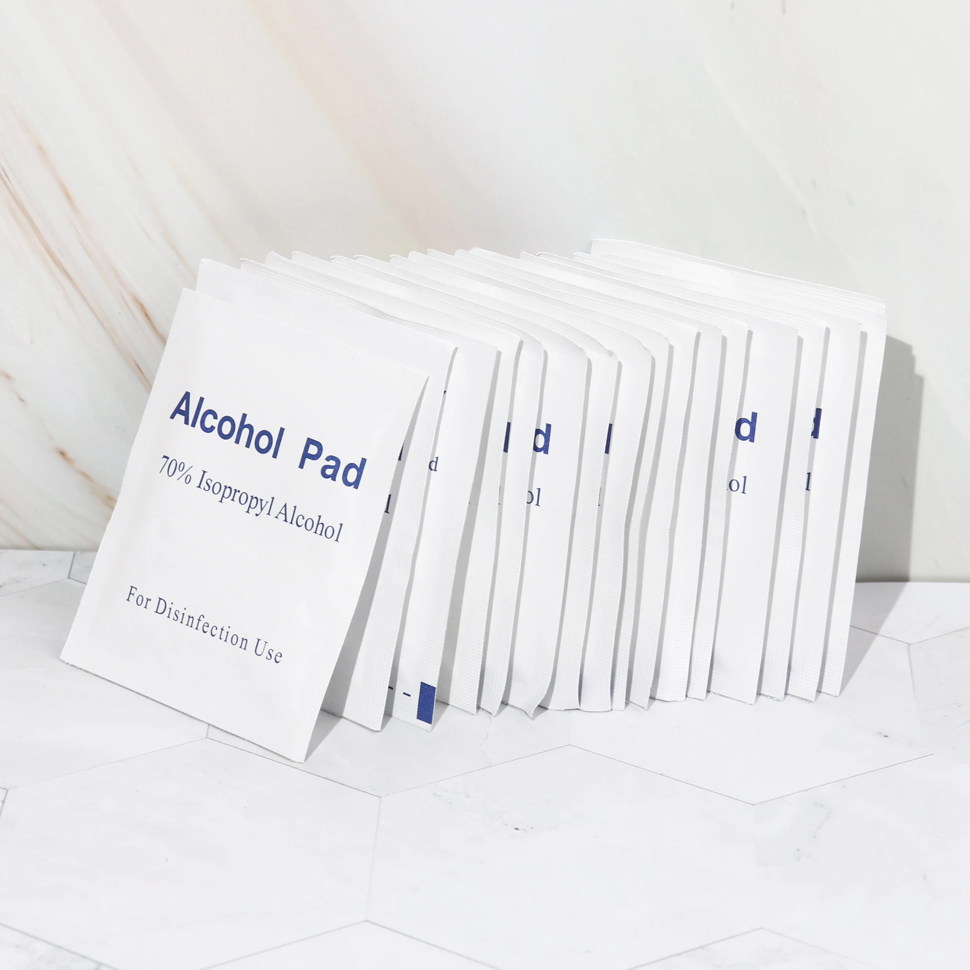 Factory directly sell good price customized alcohol pad 70%/ 75% alcohol pads full certificates