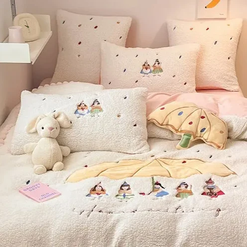 Wholesale Luxury Heart Lamb Plush Milk Plush Thickened Four Piece Set Cute Girl Embroidered Duvet Cover with Plush Bedding