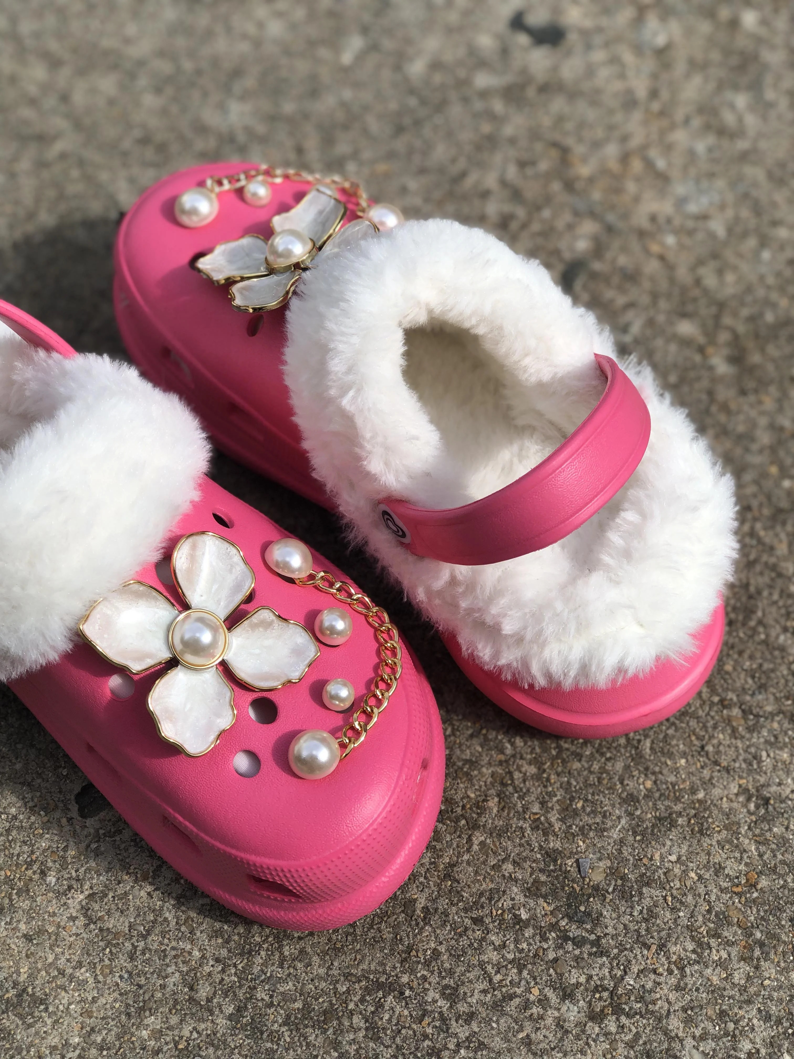 Wholesale Women Men Warm Garden Shoe Eva Winter Furry Clogs With Fur Charms  Non Slip Ladies