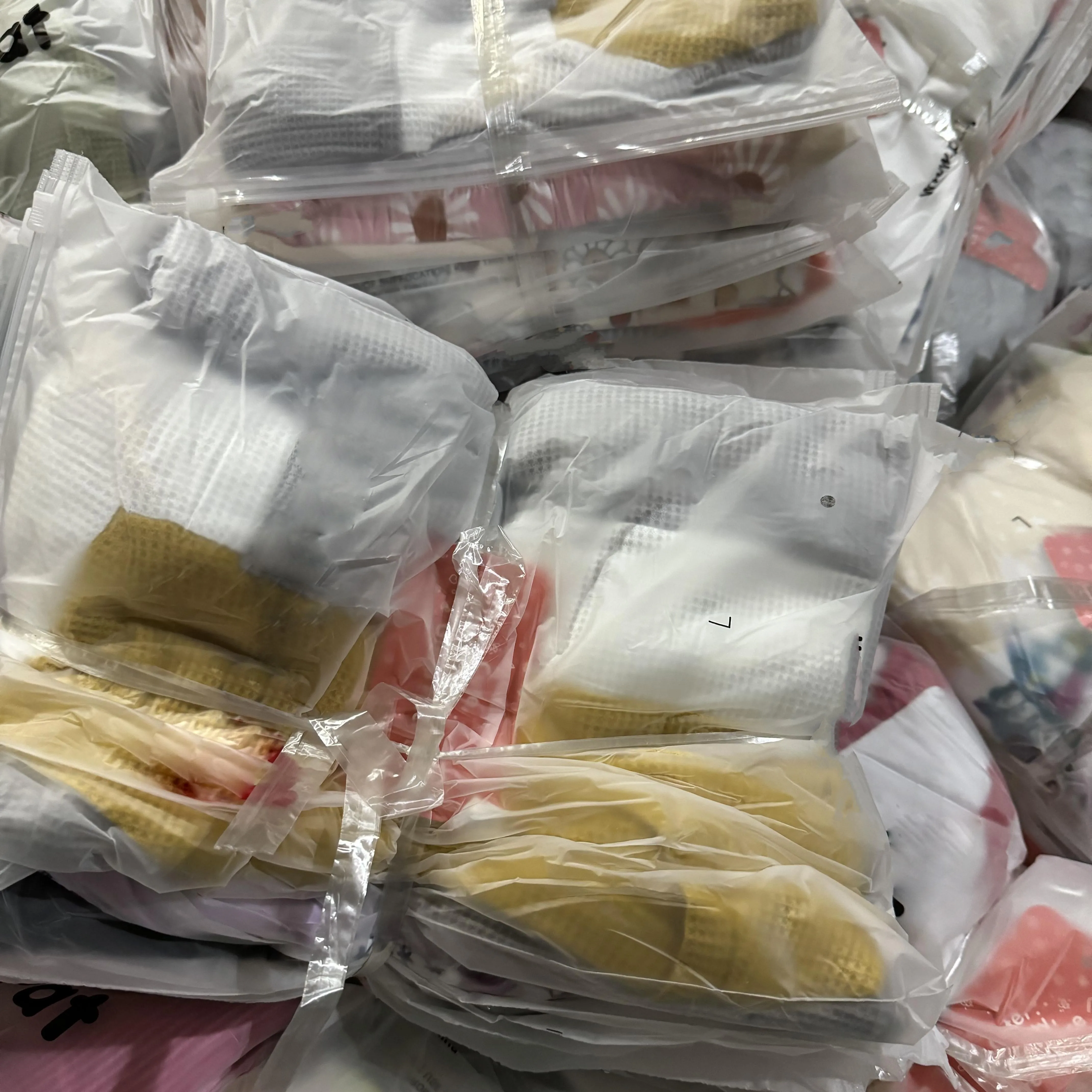 Оптовая продажа брендовые новые тюки детская одежда высокого качества в наличии для мальчиков