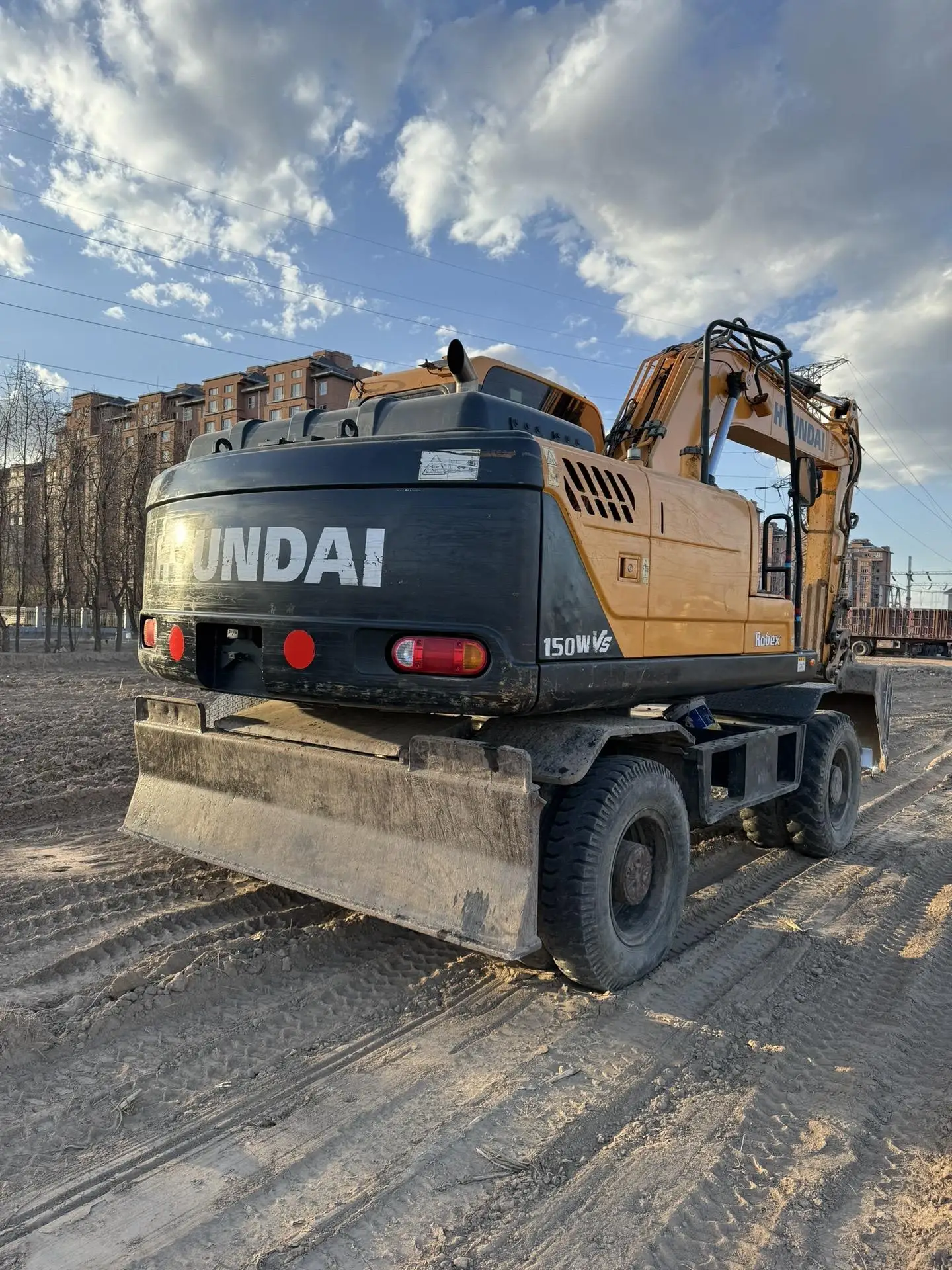 Экскаваторы Hyundai 150WVS для продажи оригинальные корейские экскаваторы на колесе продажа экскаваторов