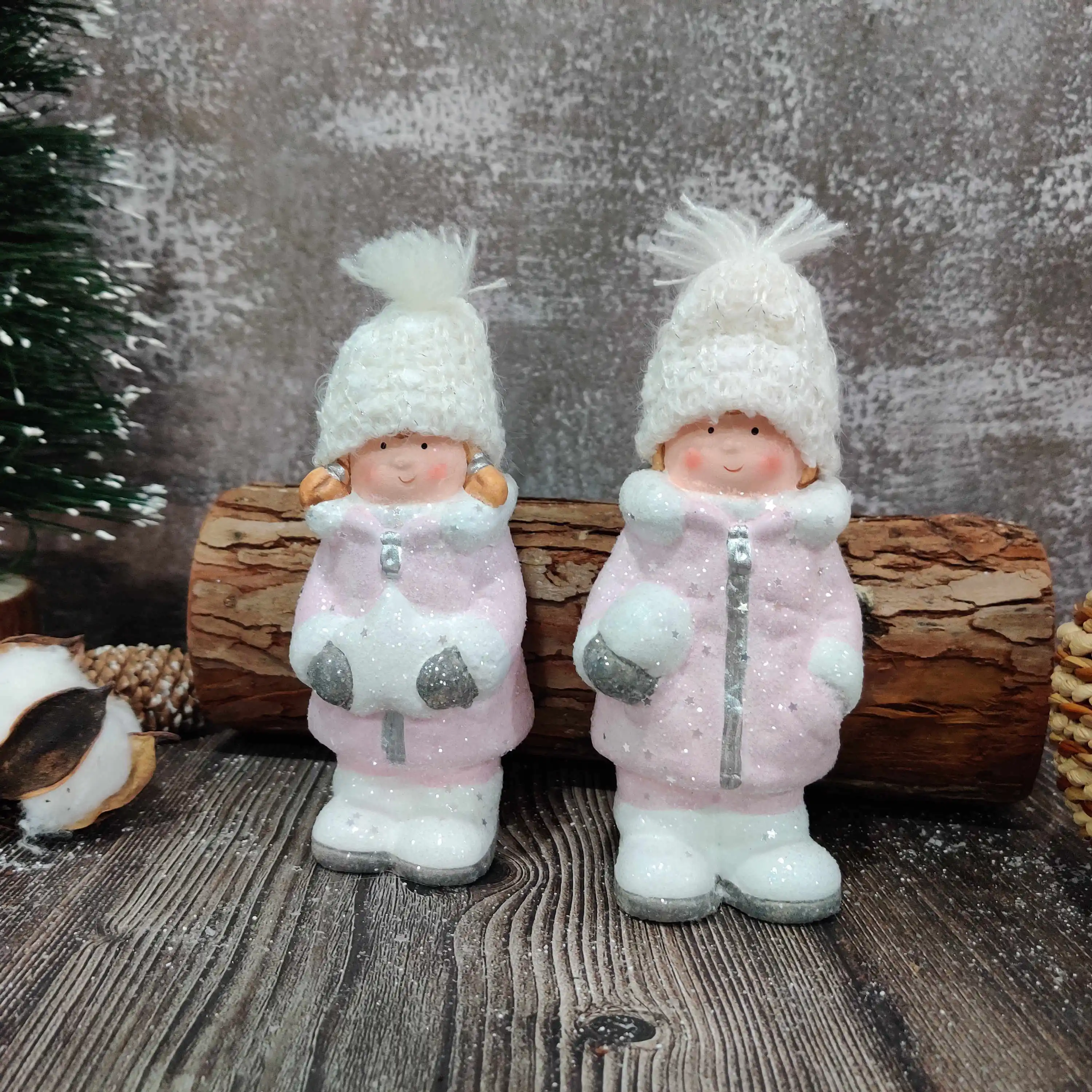 2 Assort Sculpted Hand-Painted Figure Christmas Decoration Angel Resin Figurine