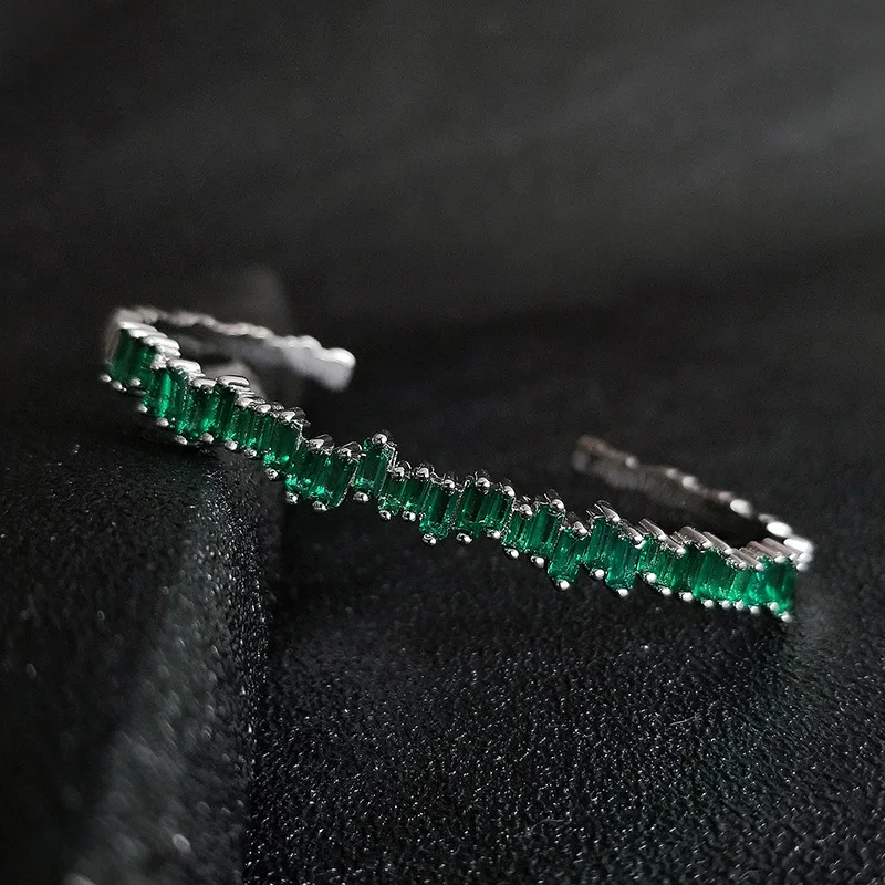 Light luxury micro-encrusted zircon ladies simple hand jewelry fashion bracelet