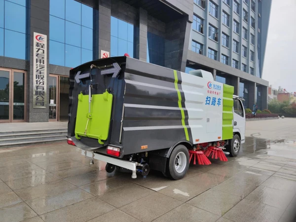 Dongfeng RHD Truck Mounted Sweepers With Water Sprinklers