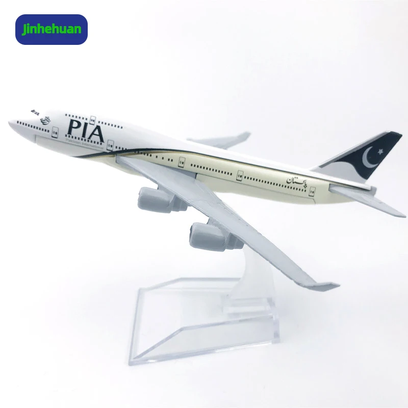 Pakistan B747 Airplane Model Diecast Toy 1:400 For Kids Gift Small Aircraft Models For Boys Alloy Diecast Toys