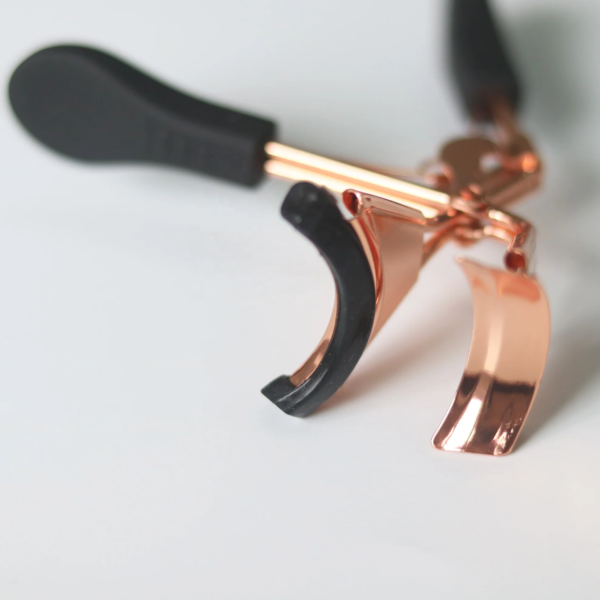 Wholesale private label eyelash curler makeup tools false eyelash curler rose gold eyelash curler