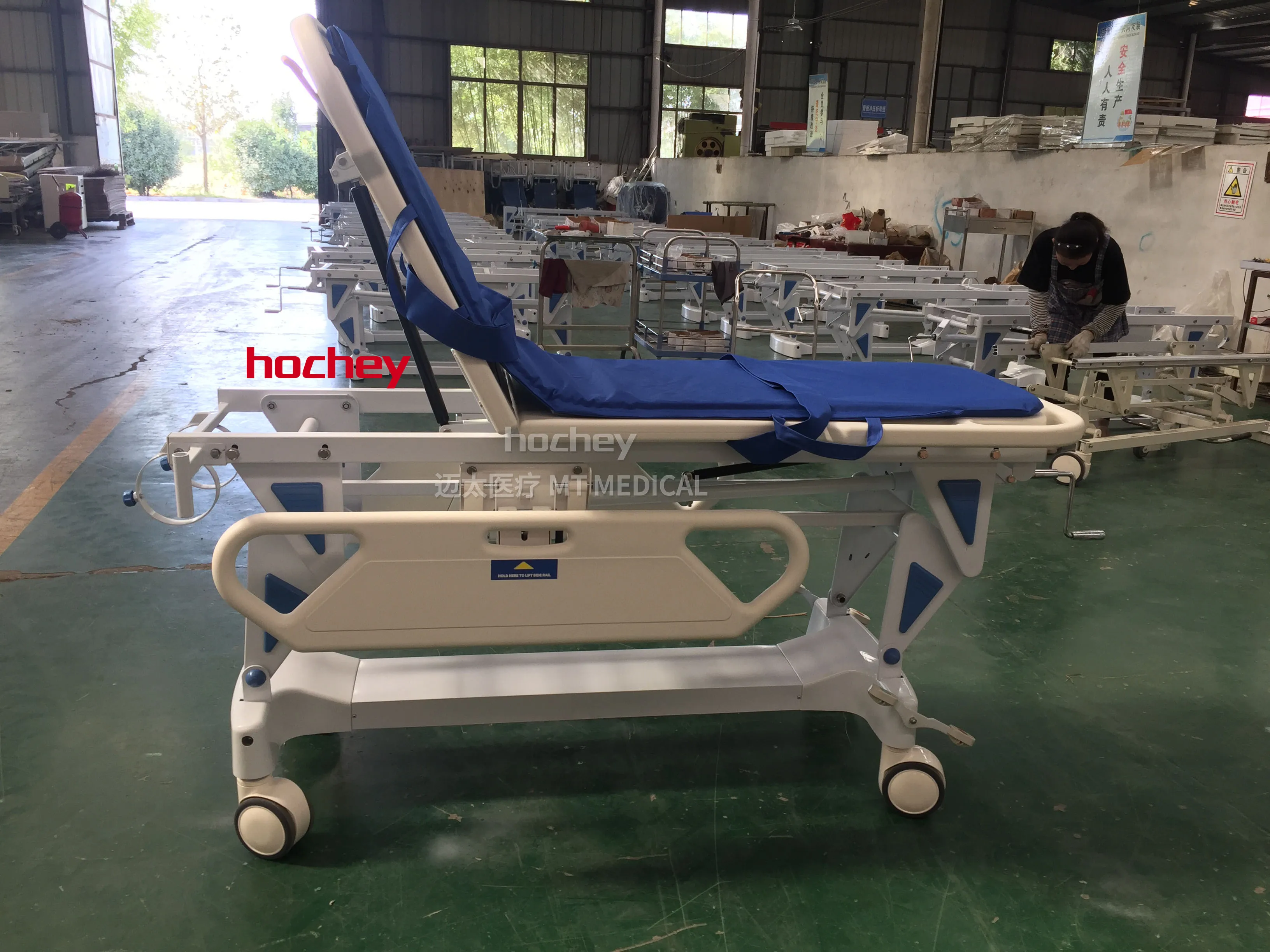 Hochey High Quality Manual Hospital Medical Ambulance Transport Emergency Stretcher Trolley