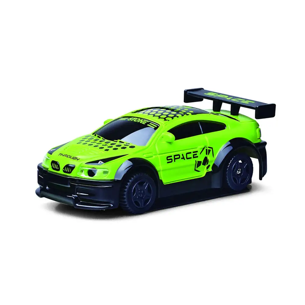 Palm size mini handle can control the indoor and outdoor operation of the plastic toy remote control car