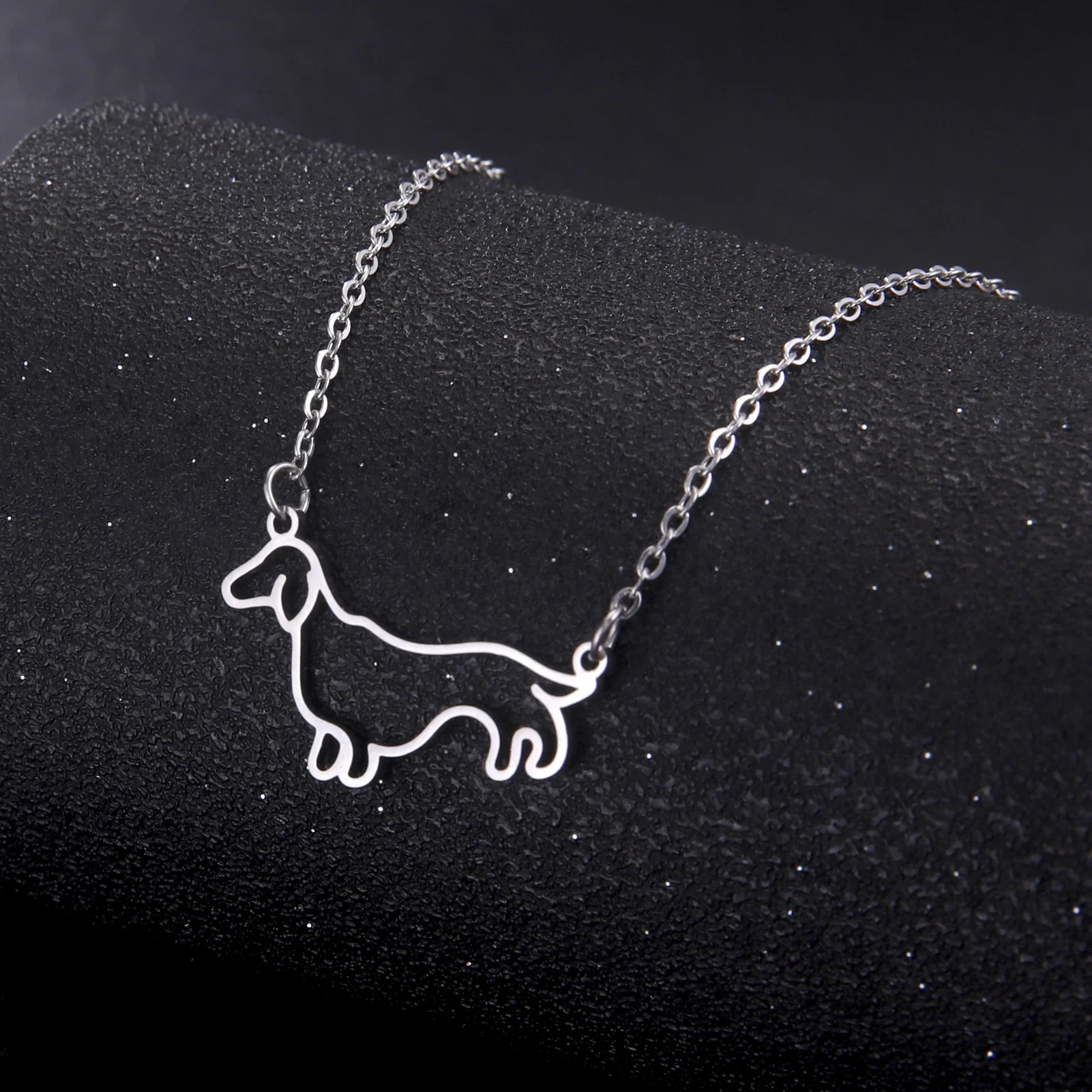 Hollow Dachshund Dog Pendant Necklace for Women Stainless Steel Cute Pet Animal Chain Necklace Fashion Jewelry Birthday Gift