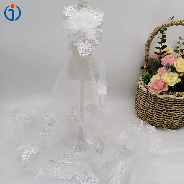 Factory Sale Polyester White Color Tulle Mesh 3D Flower Individual Embroidered Fabric for Bridal Dress