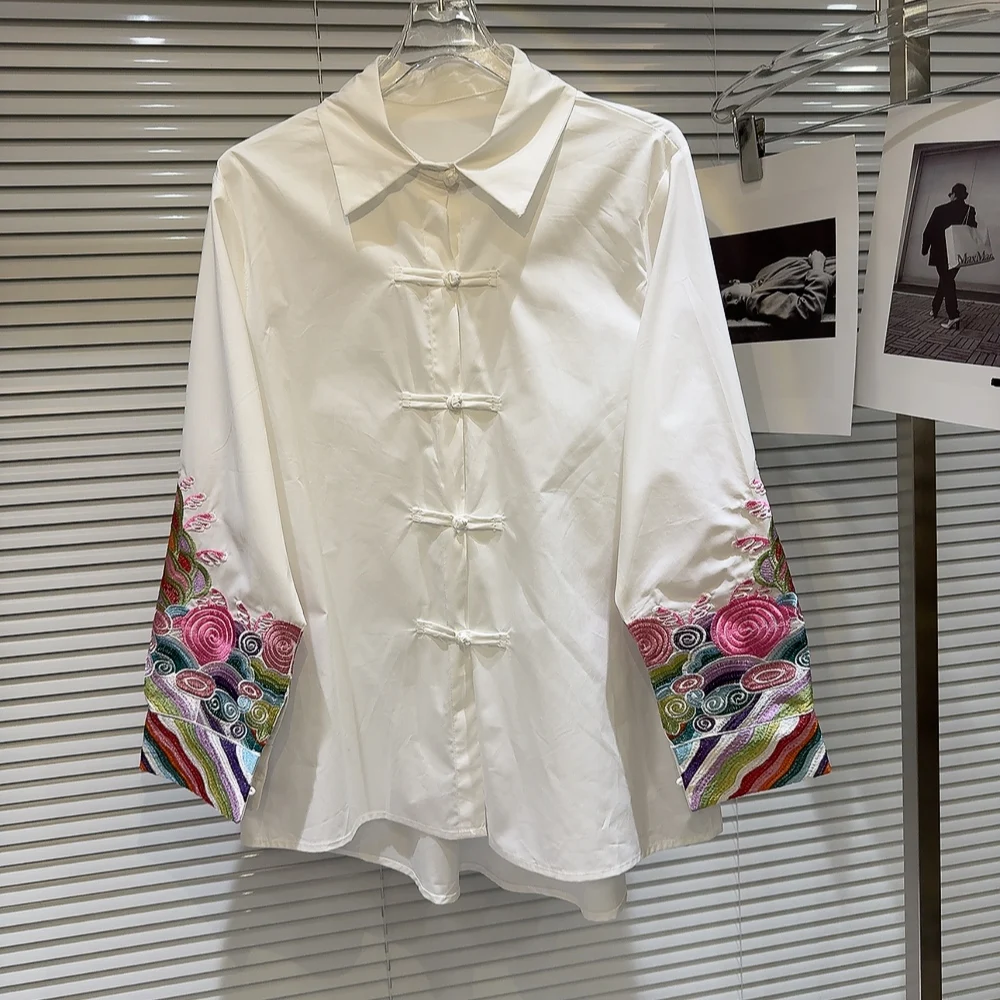 LE2026 New Chinese Style Cuffs Color Embroidery Pattern Disc Button Design Blouse