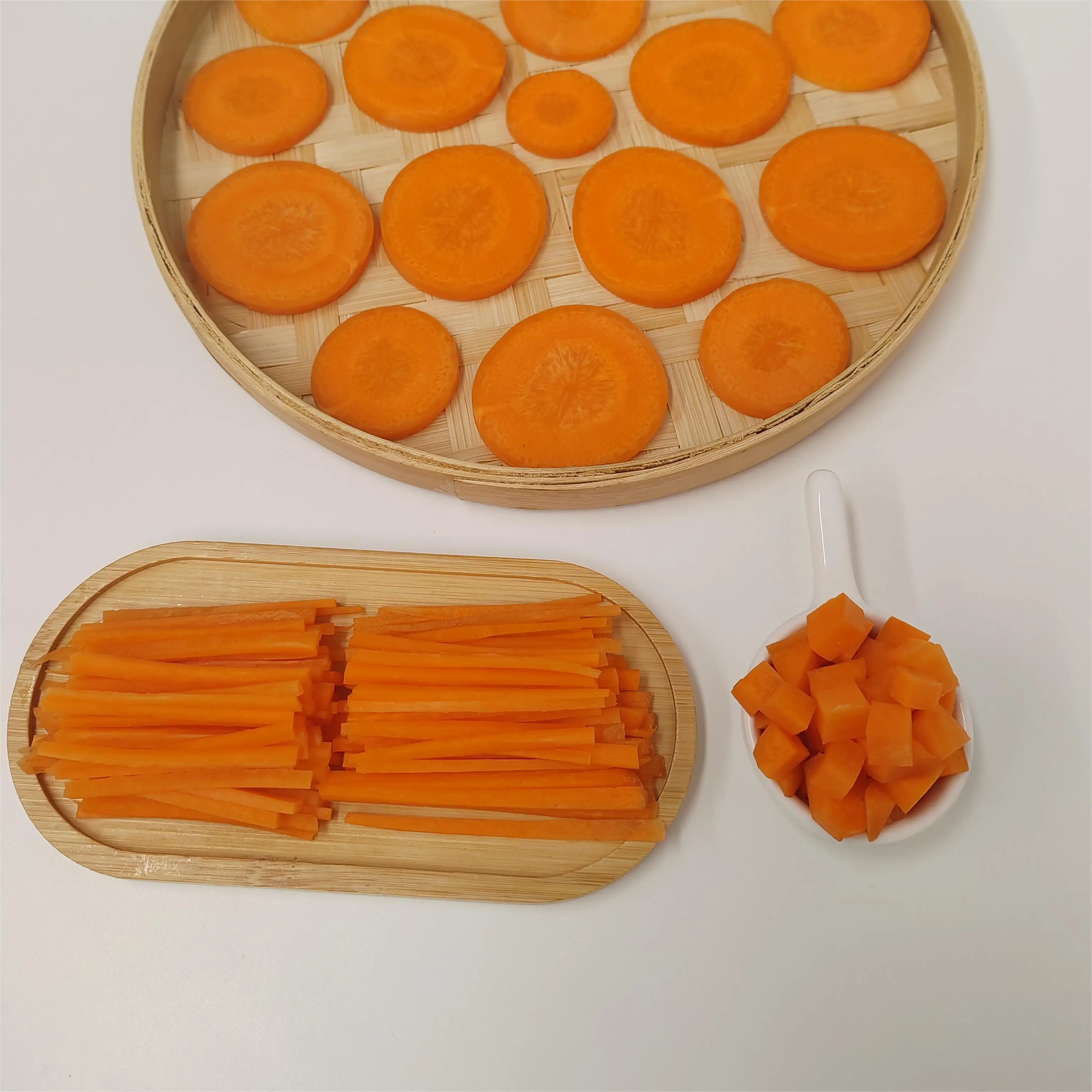 Fresh carrots big size, cheap price, bright color, delicious taste