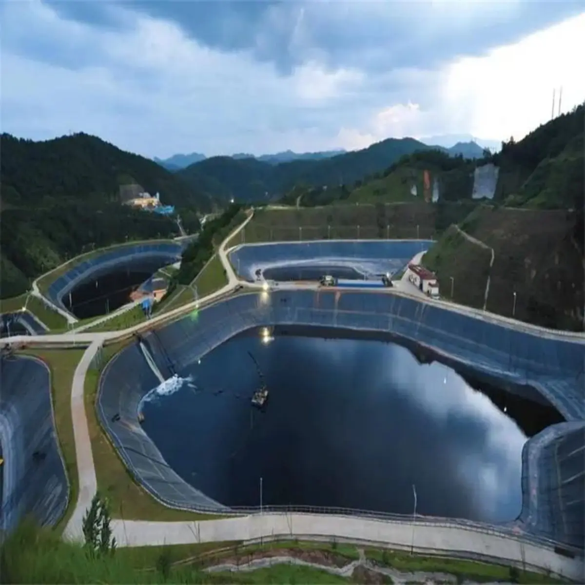 High quality 100% Virgin Material HDPE Geomembrane 2mm HDPE Geomembrane Construction For Oil and Gas Outdoor