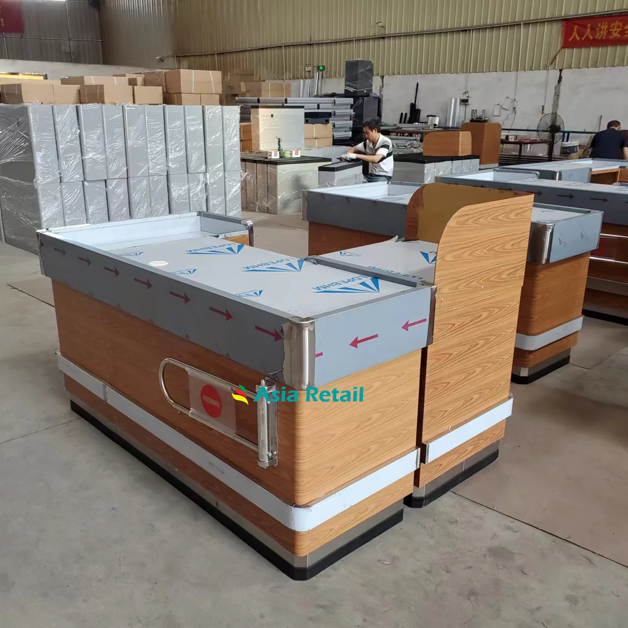 2023 New design supermarket checkout counter with conveyor belt supermarket cashier counter