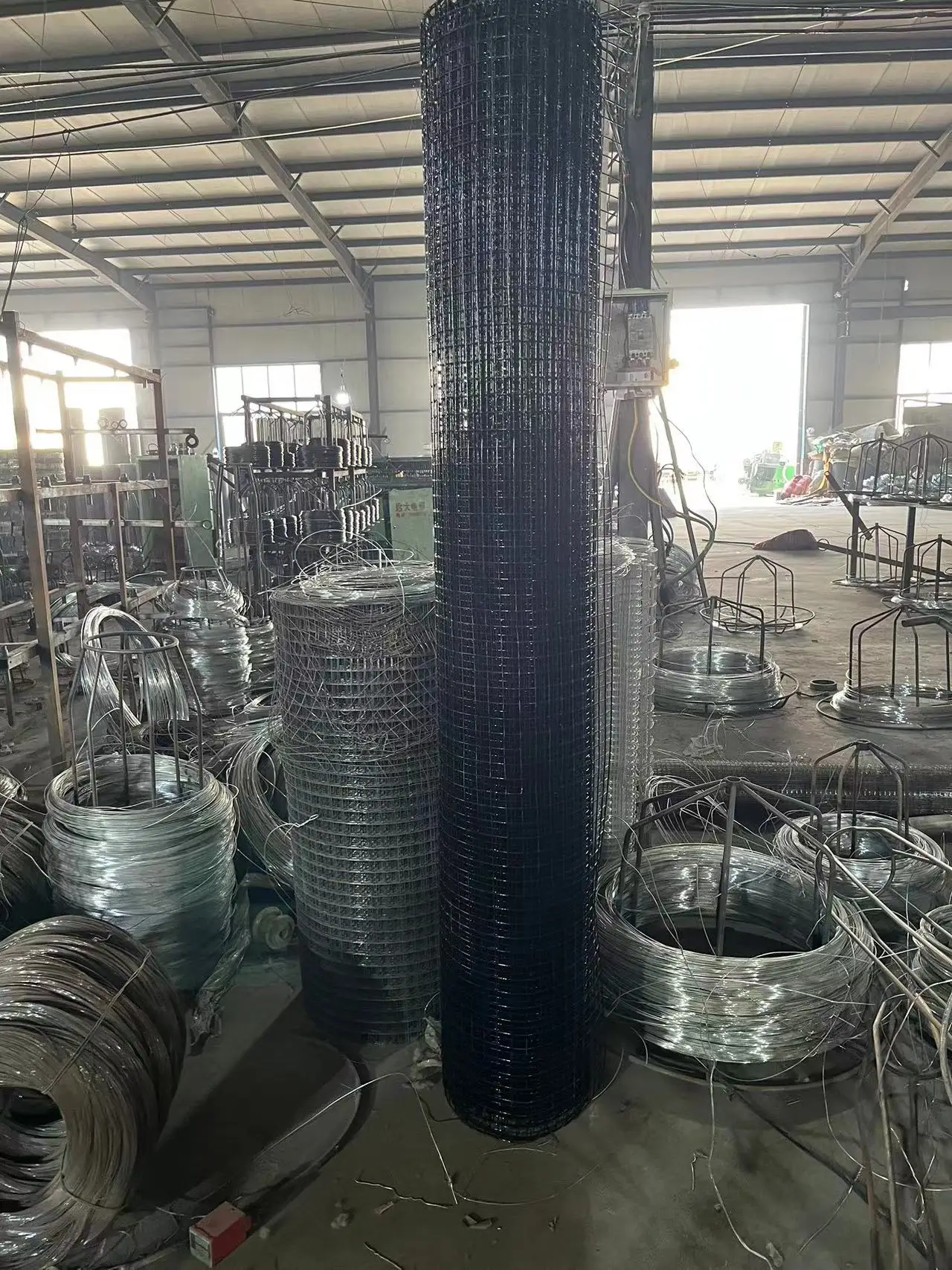 Factory produced chain link mesh fence 6ft 8ft height galvanized steel fence customized colour chain link  fence