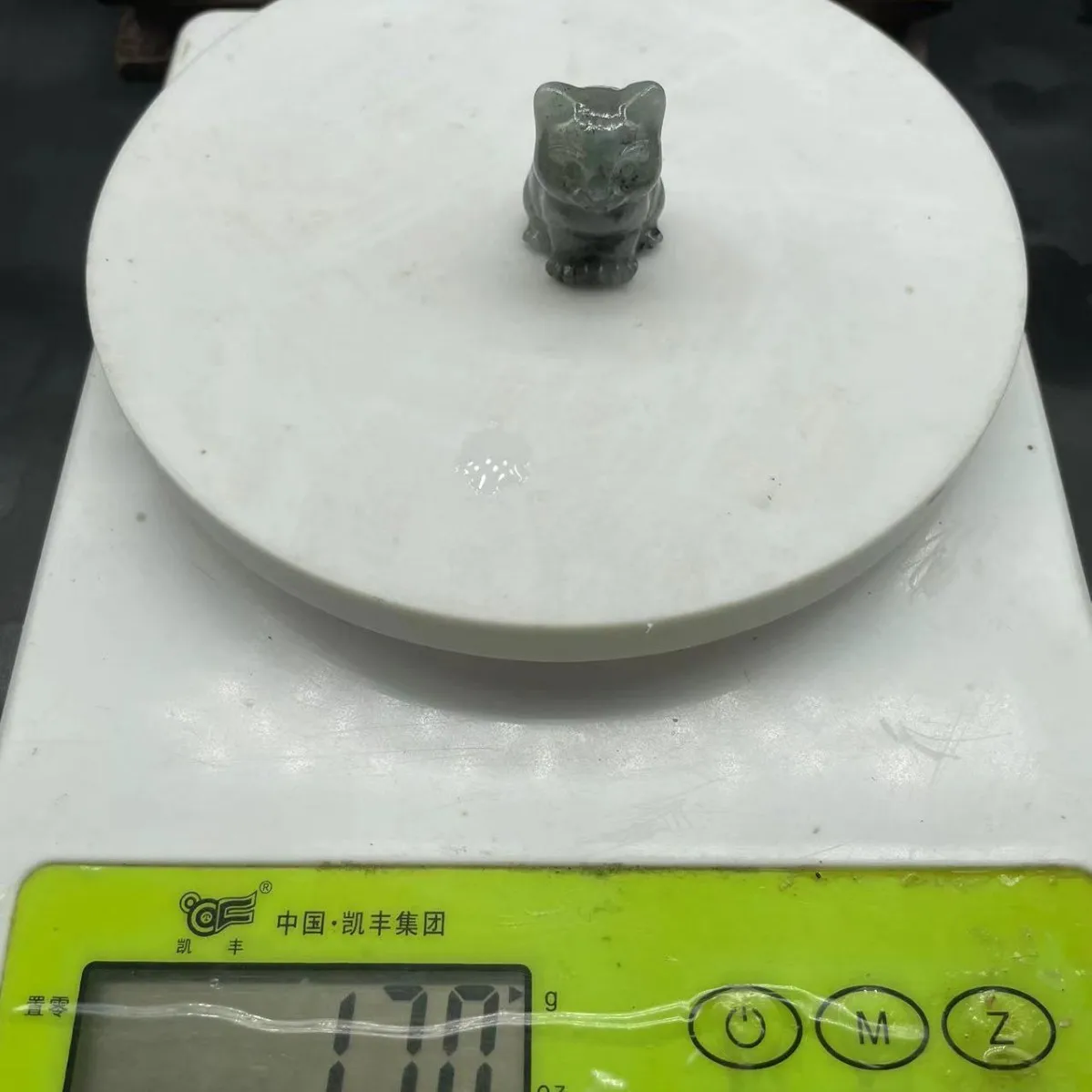 1.2-inch cute kitty natural stone gem sculpture 3cm semi-precious stone kitten