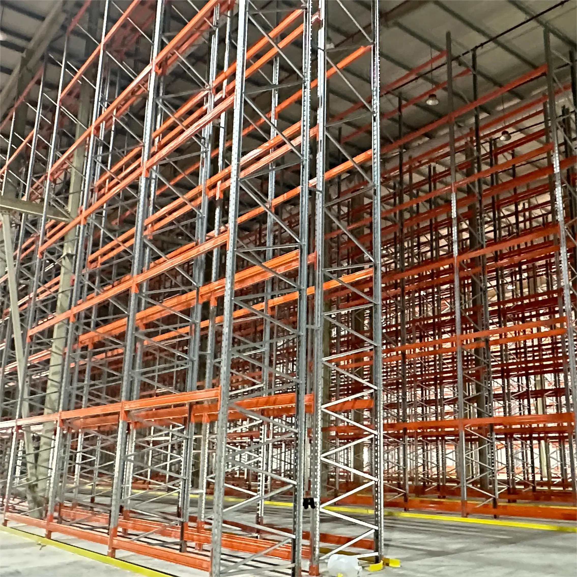 Selective Pallet Rack direct access to all pallets high capacity storage easily installed & adjusted fully utilizing space