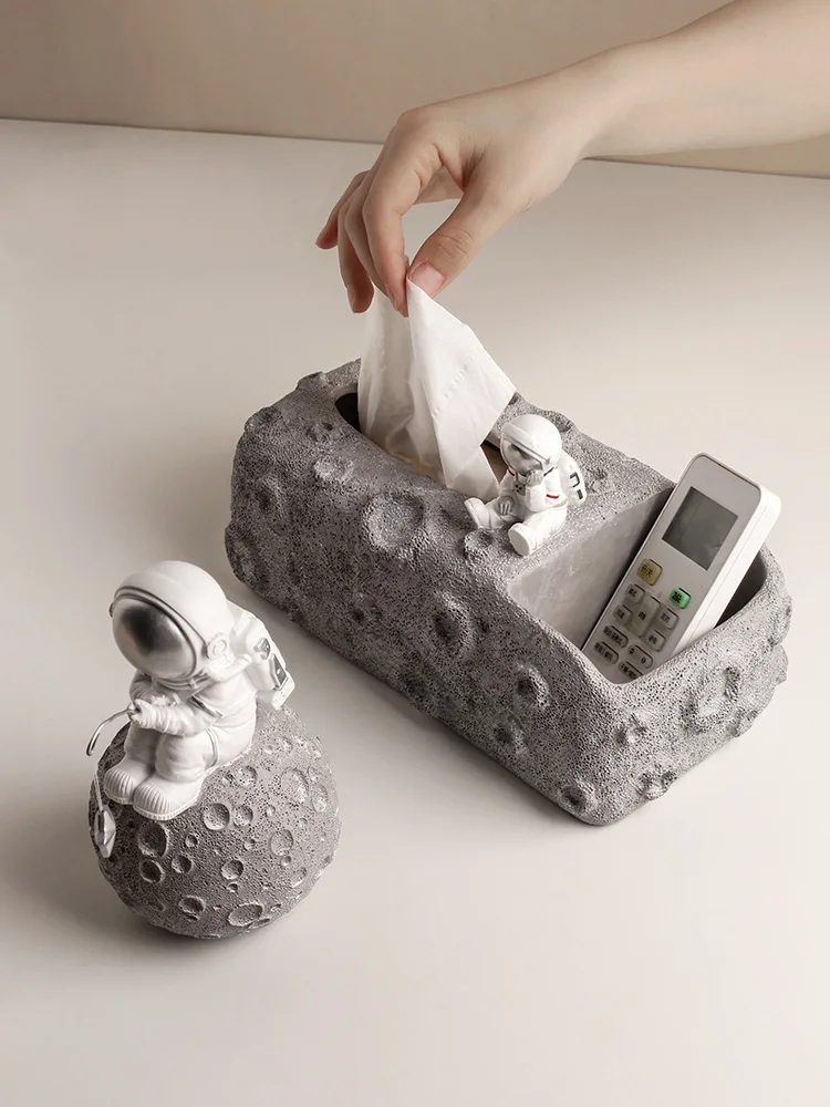 BHM Wall-mounted Hot Sale Astronaut Modern Sculpture ornaments decoration for desk table