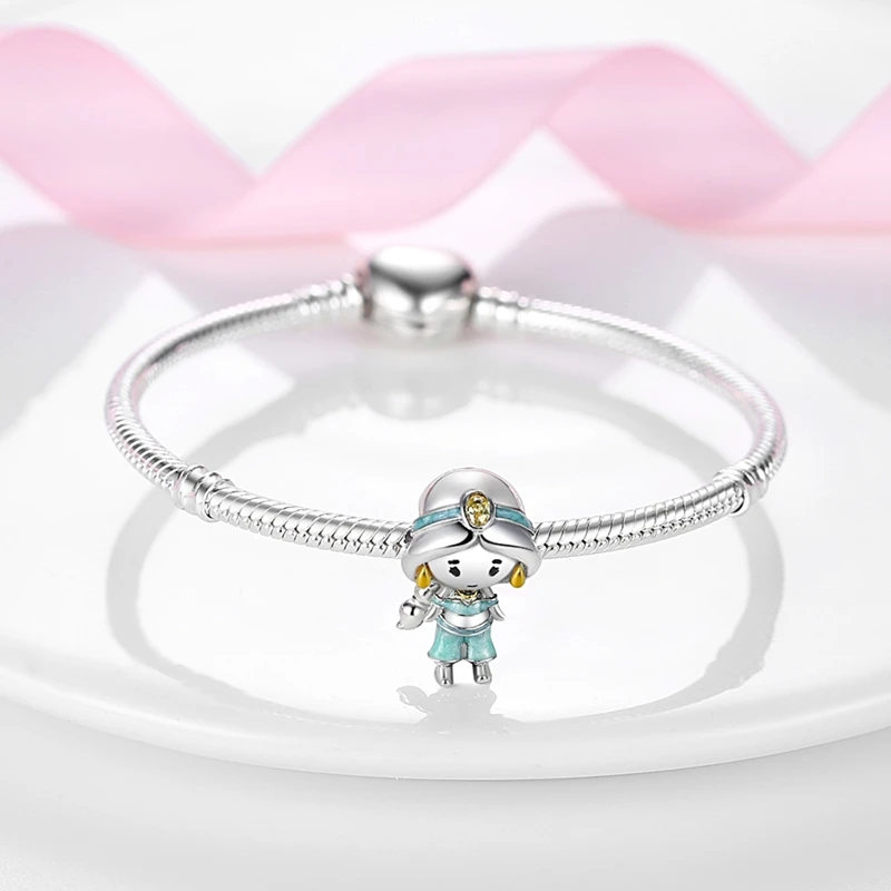 Wholesale Fashion Classical Personalized Accessories Full Diamond Heart Shaped Silver Plated Buckle Snake Chain Bracelet