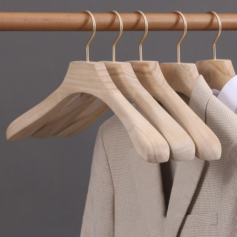Custom natural camphor wood hotel hanger luxury clothing hanger for suit