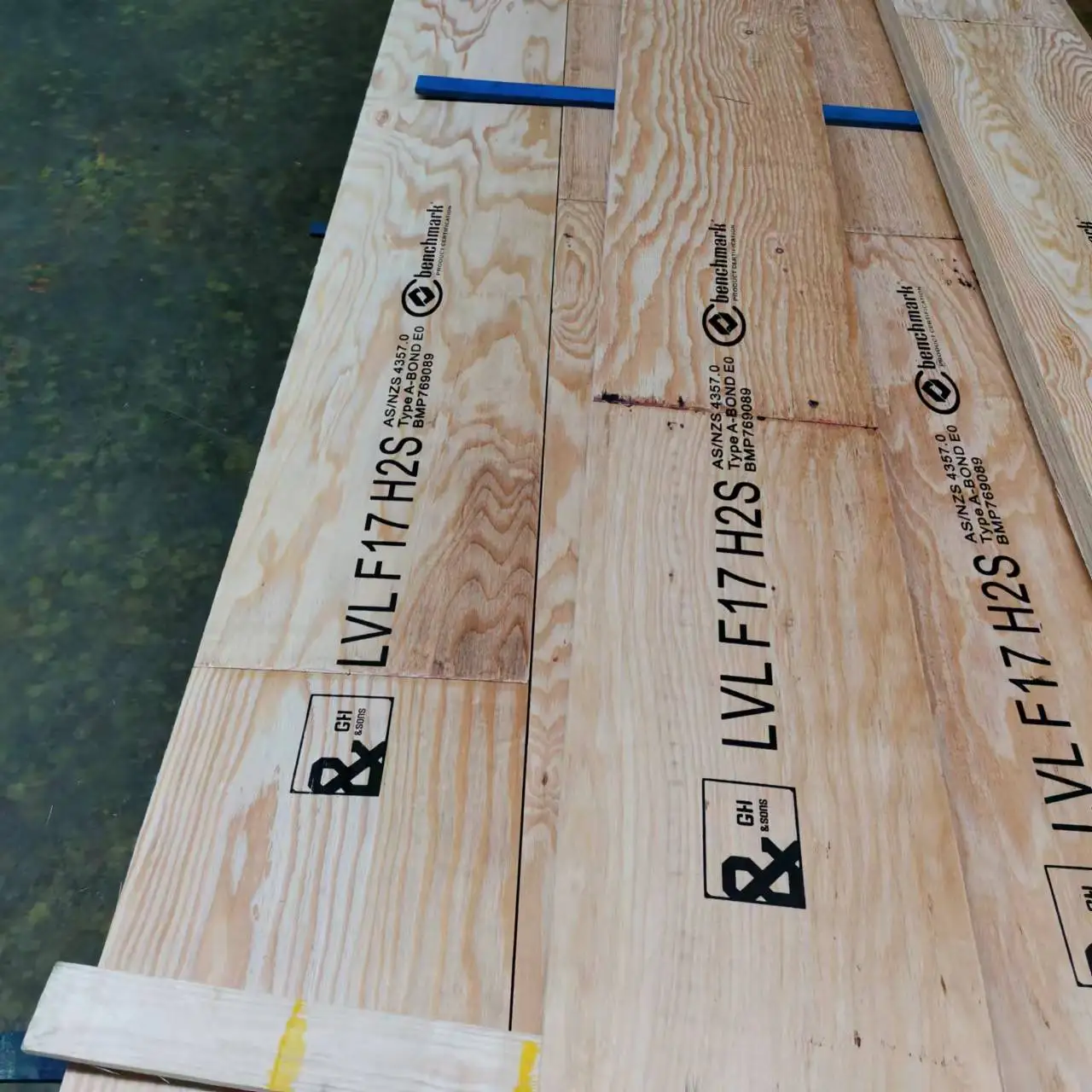 Structural Pine LVL Beams timber  F17 Australian Standard Beam Phenolic glue Laminate LVL