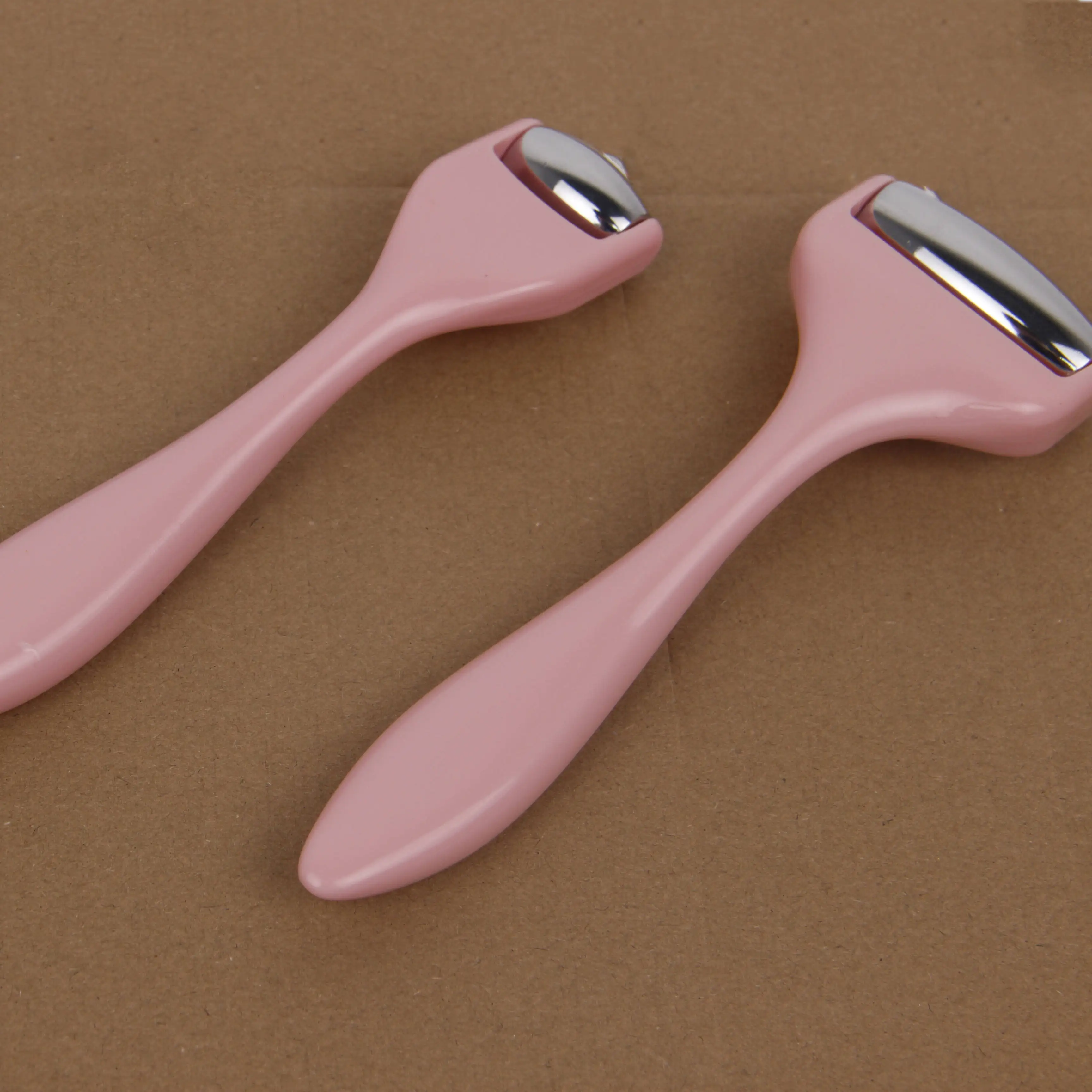 2022 cheap price factory Beauty Skin care face ice massage roller to moisturize the skin face and body massage roller