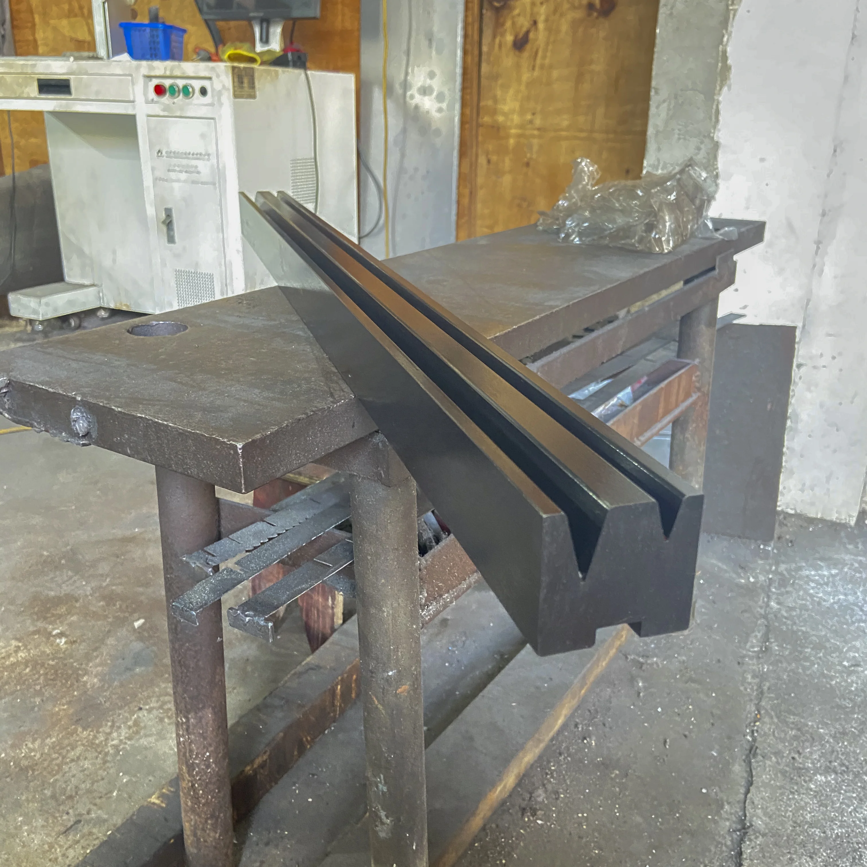 Hot Sale Press Brake Punch And Dies Double V Bottom Die Press Brake Tooling