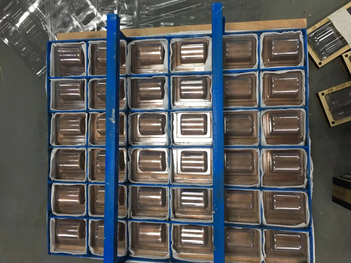 Support Customized Aluminum Vacuum Forming Machine Mold Thermoforming Machine For Mold