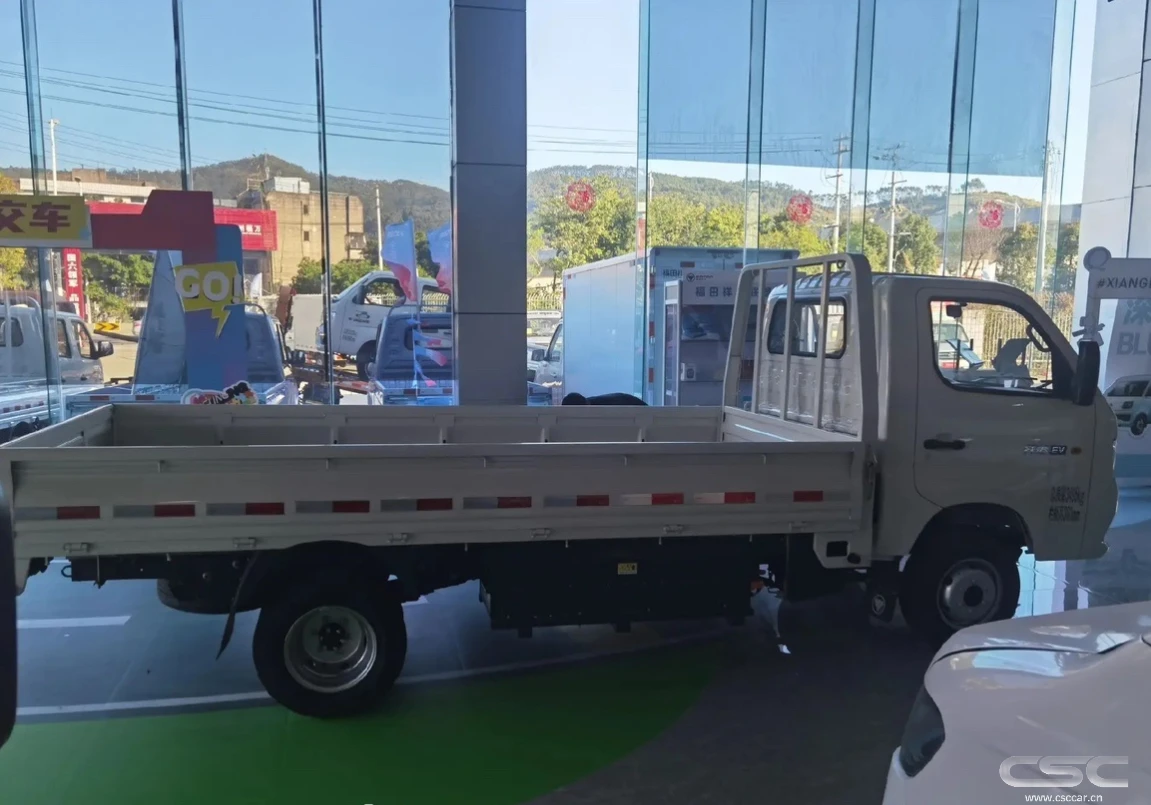 Futian Xiangling M1 minivan mini truck new chinese Futian Xiangling M1 gasoline truck for sale