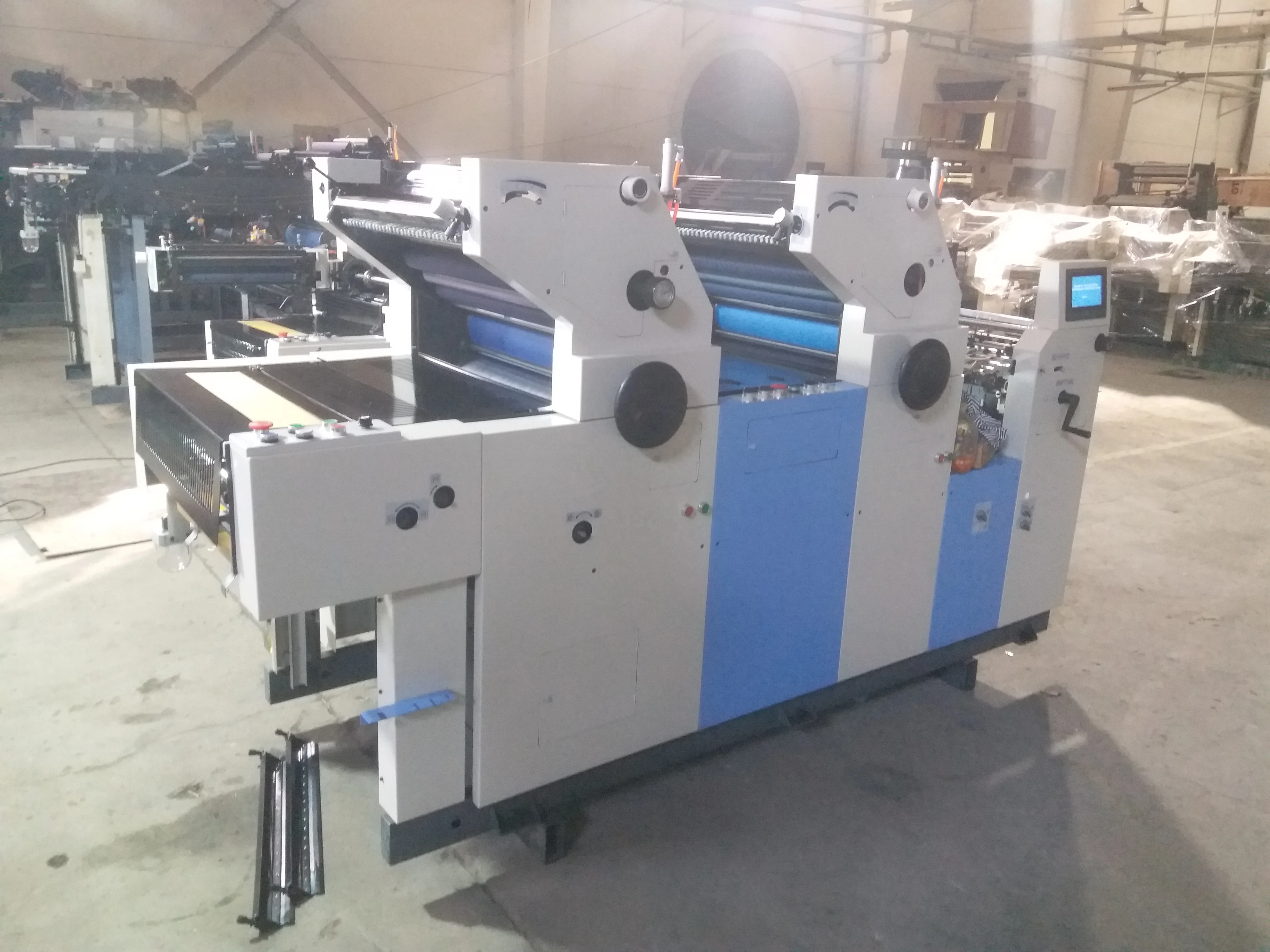 Офсетная печатная машина ZR256II 52 по всему миру