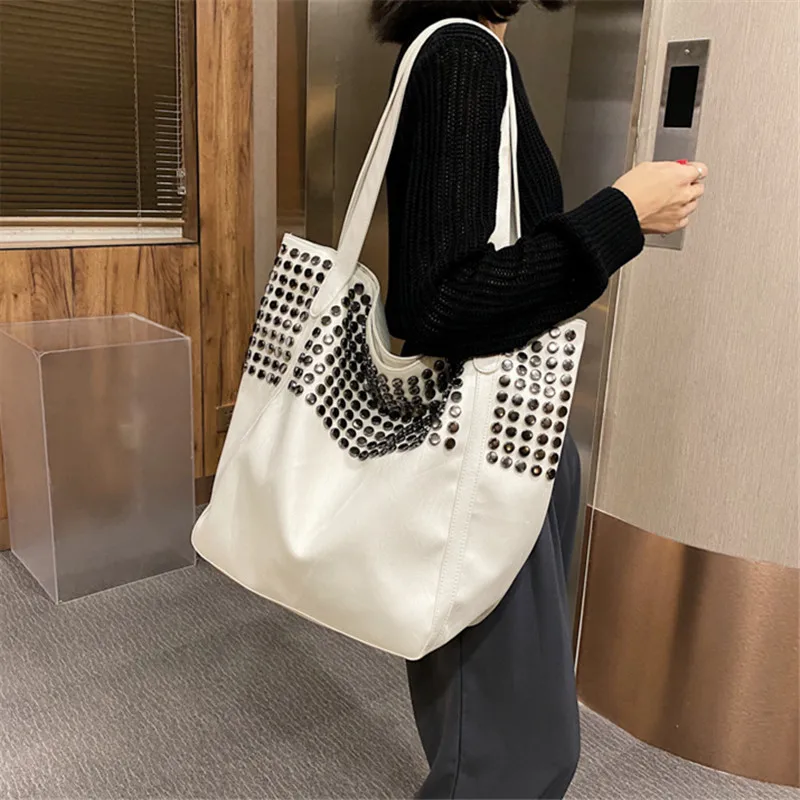 2024 New PU Soft Leather High Capacity Shoulder Bag European and American Fashion Large Rivet Ladies Handbags