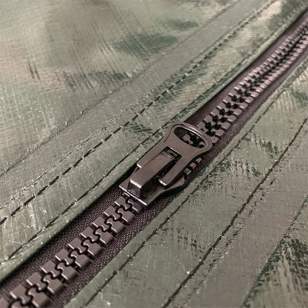 
20 Gallon PE Tree Irrigation Bag for Newly Planted Trees, Basic Water Saving Slow Release Watering Bag for Tree Drip Irrigation 