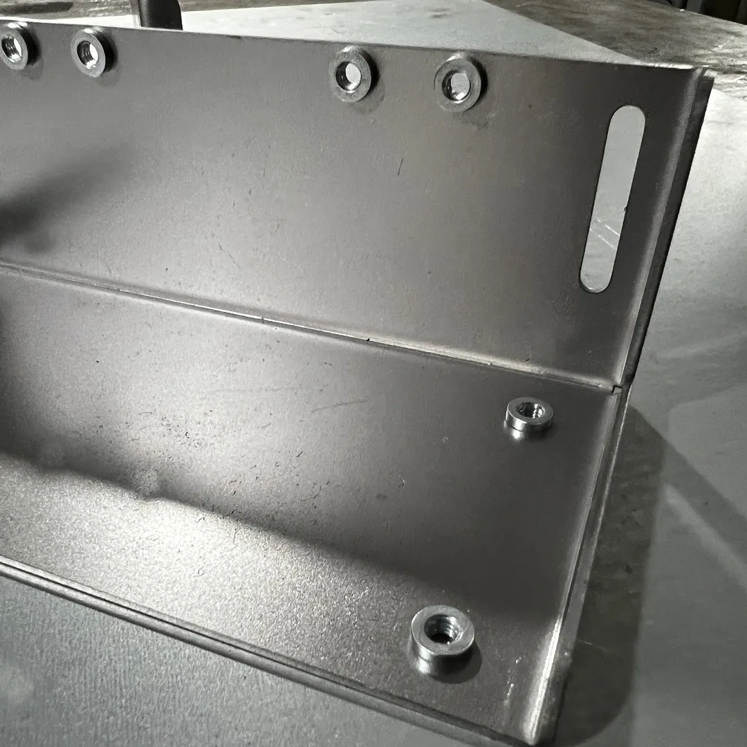 Sheet Metal Bed Frame Bracket Aluminum Cladding Fabrication Custom Stainless Steel Laser Cutting Projector housing Oyster Plate