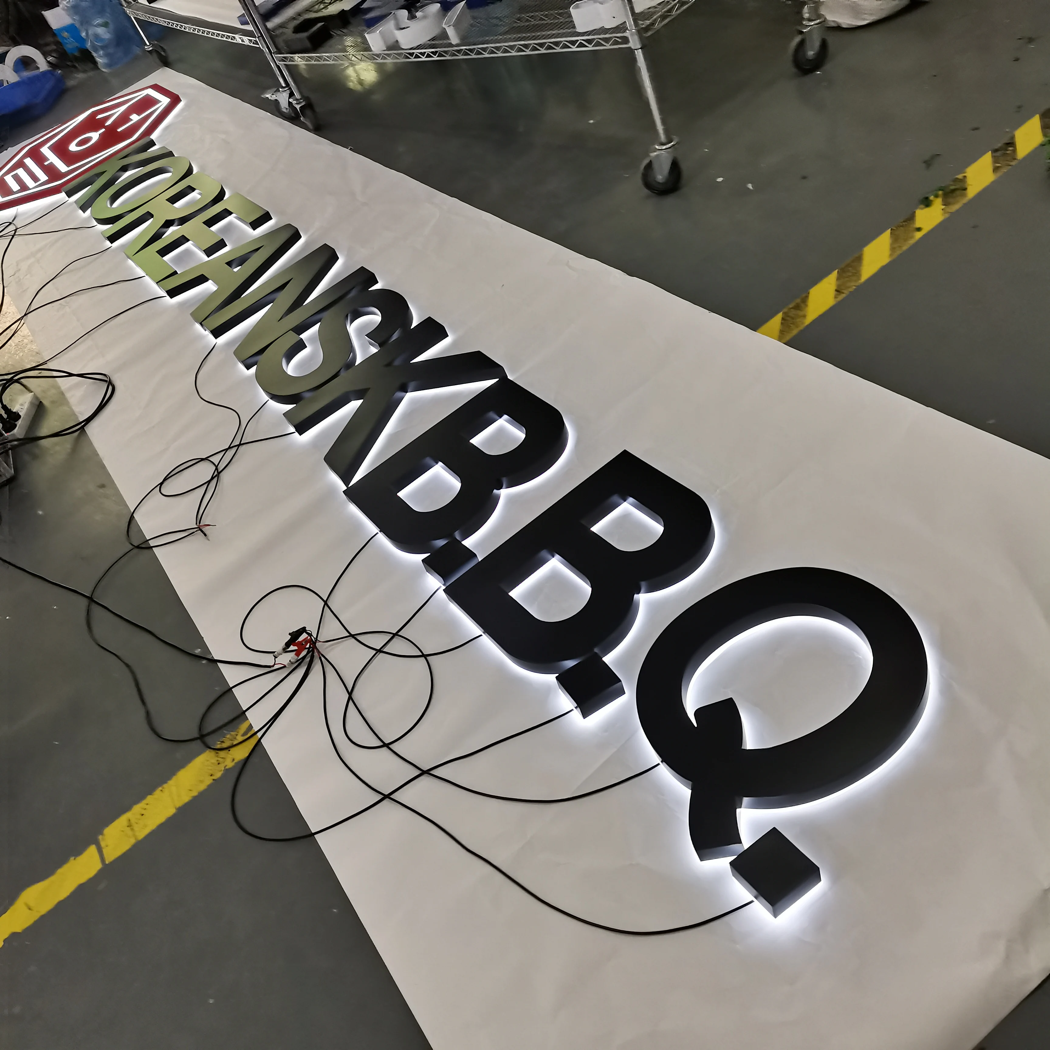 Koncept Outdoor 3D Led Billboard Digital Signage Display Board For Advertising Stainless Metal Backlight Luminous Sign Letters