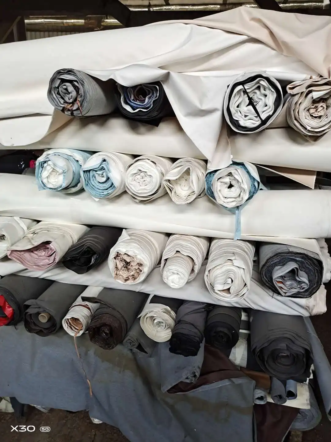 Stock lot of PU artificial leather in low price for sofa , furniture and shoes