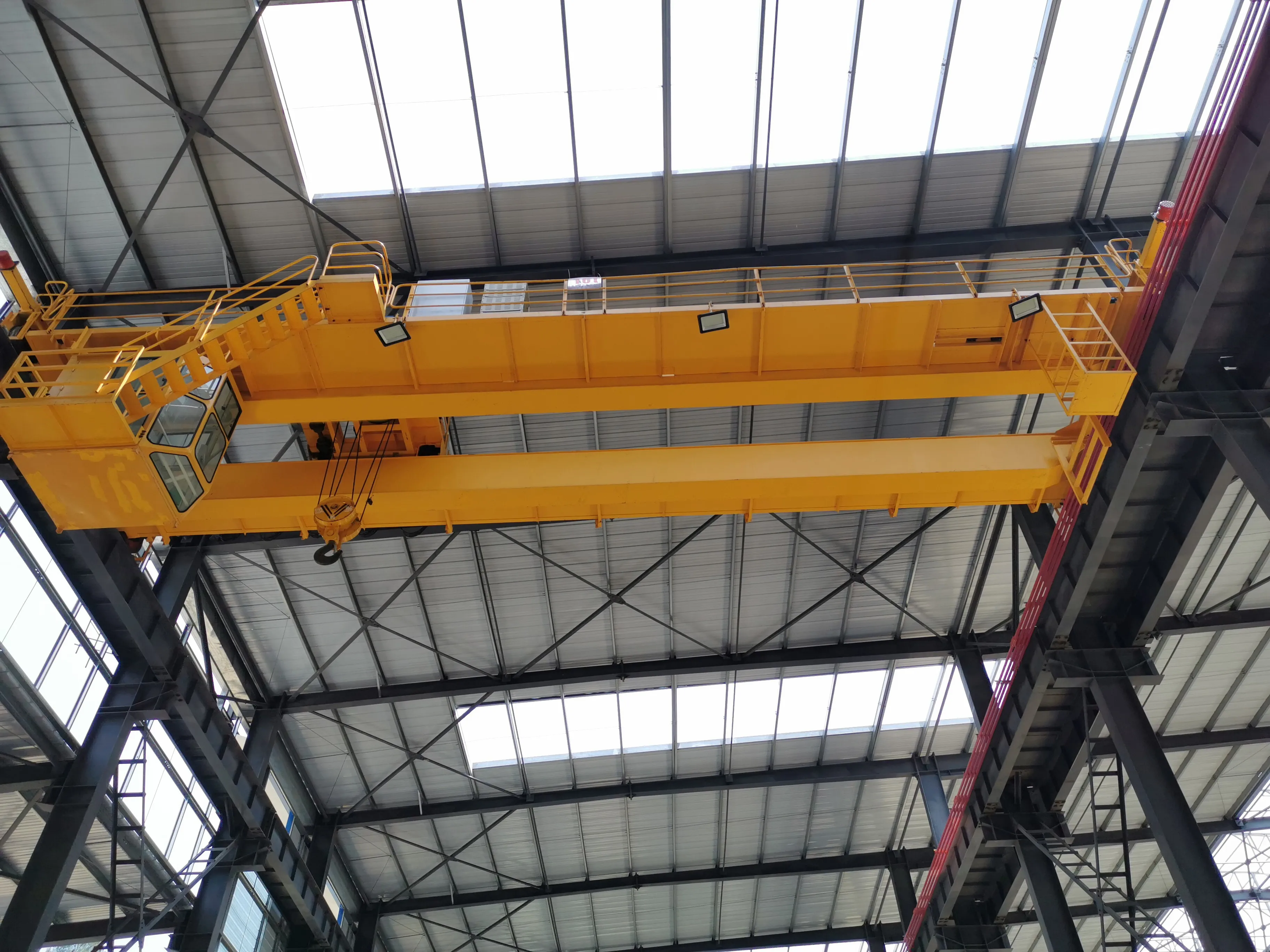 Save space Indoor NEW Design A7 A3 60 tons Double girder bridge crane easy installation maintenance plant material handing
