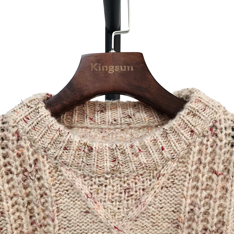 Шерстяной пуловер с круглым вырезом и длинными рукавами на осень и зиму