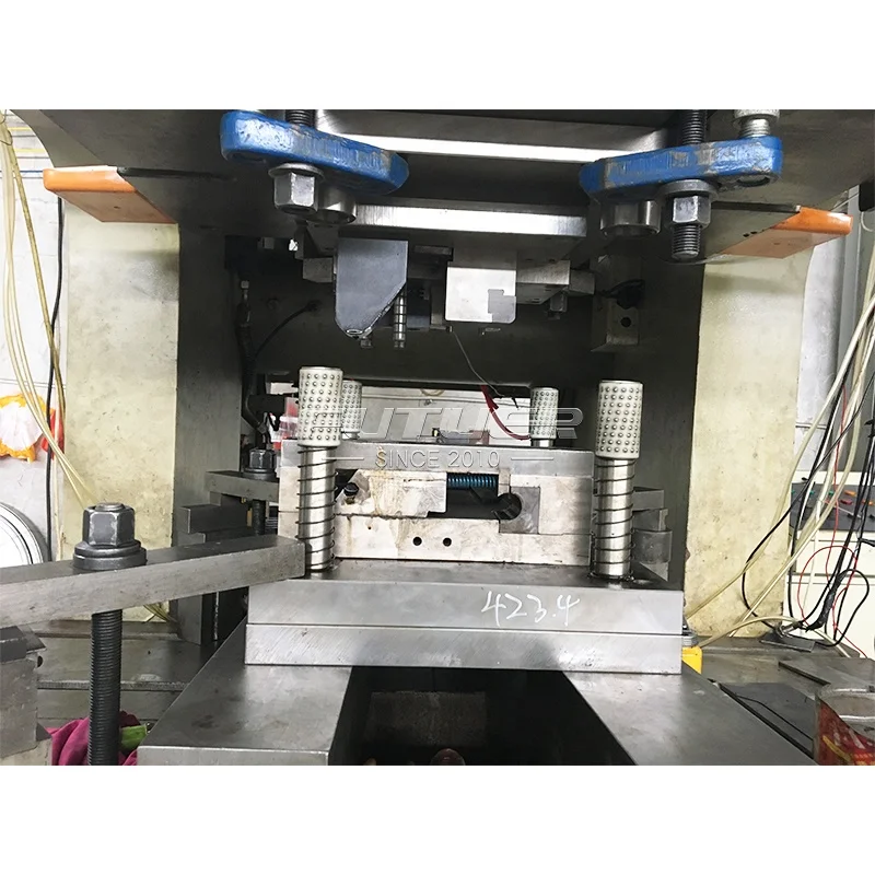 Flag welding hinge machine production line and flag welding hinge equipment automatic mold