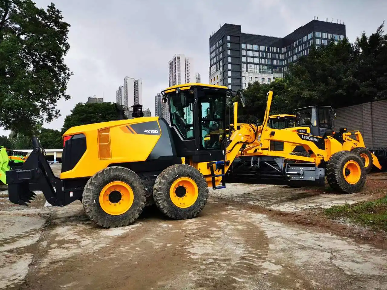LIUGONG New 215HP Motor Grader CLG4215D with Front Blade and Back Ripper Good Price